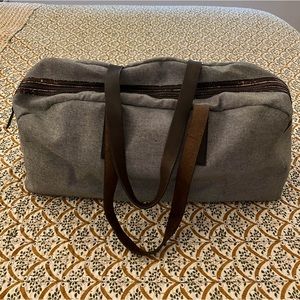 Everlane Twill Weekender Bag in Reverse Denim Gray